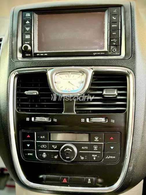 كرايسلر تاون اند كانترى 2015 أبيض مستعملة للبيع - 6