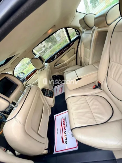 Jaguar XJ 2009 White Used for Sale - 5