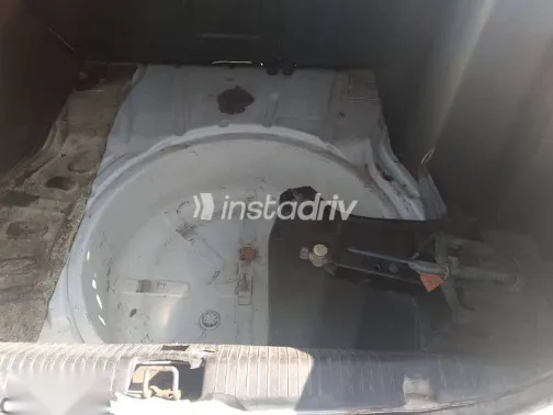 اوبل فيكترا 1996 أبيض مستعملة للبيع - 6