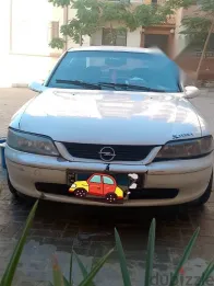 اوبل فيكترا 1996 أبيض مستعملة للبيع