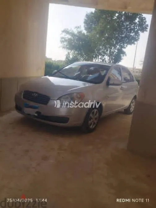 Hyundai Accent 2009 Gray Used for Sale - 3