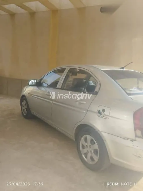 Hyundai Accent 2009 Gray Used for Sale - 4