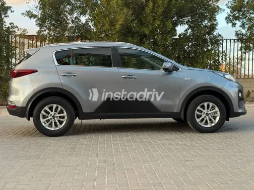 كيا سبورتاج 2022 فضي مستعملة للبيع - 2