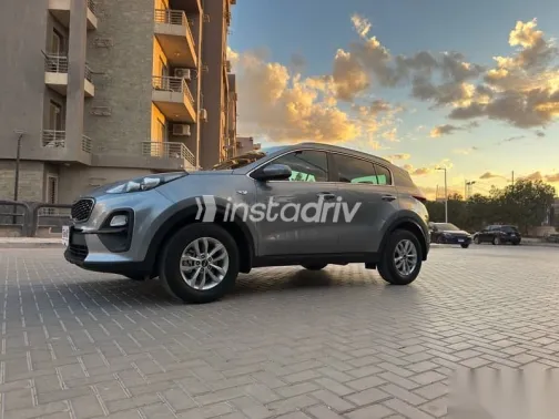 كيا سبورتاج 2022 فضي مستعملة للبيع - 3