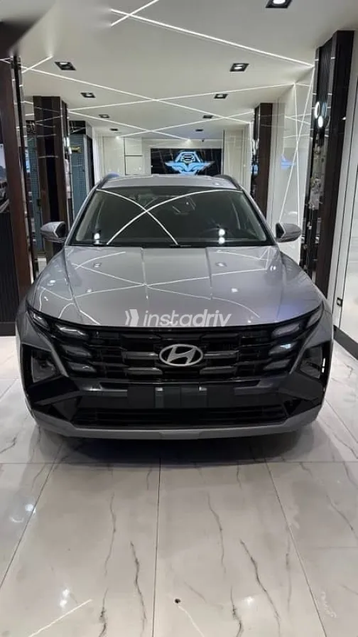 هيونداي توسان 2025 فضي مستعملة للبيع - 1