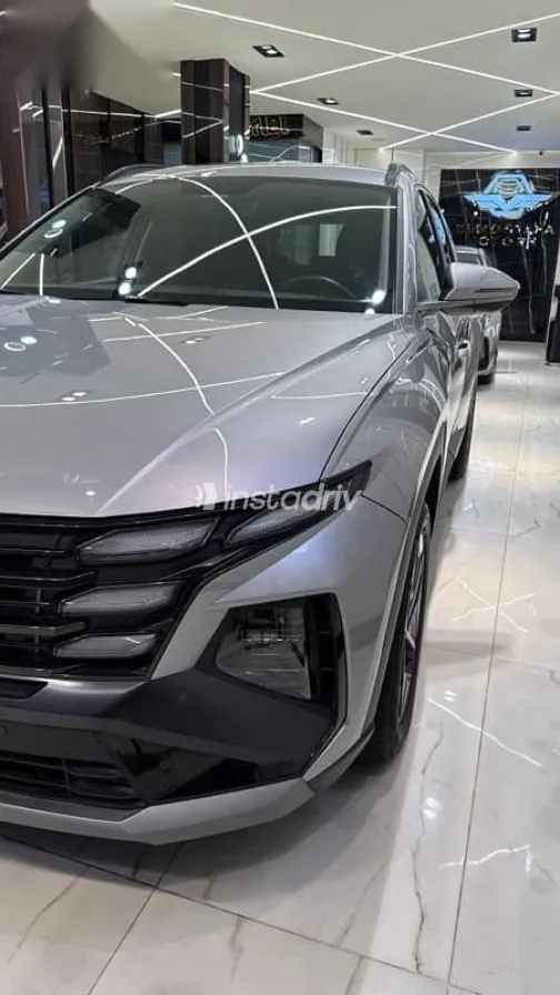 هيونداي توسان 2025 فضي مستعملة للبيع - 3