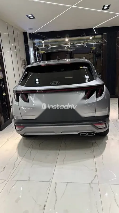 هيونداي توسان 2025 فضي مستعملة للبيع - 7