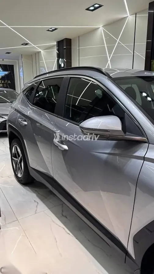 هيونداي توسان 2025 فضي مستعملة للبيع - 8