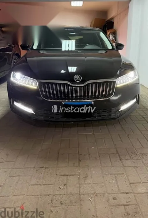 سكودا سوبيرب 2021 أسود مستعملة للبيع - 1