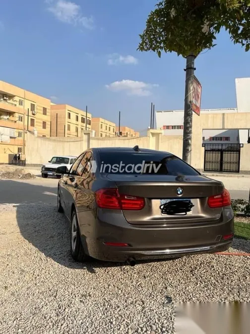 بي ام دبليو 316 2015 ذهبي مستعملة للبيع - 2