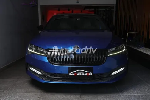 سكودا سوبيرب 2022 أزرق غامق مستعملة للبيع - 5