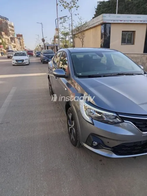 رينو تاليانت 2025 رمادي غامق مستعملة للبيع - 3