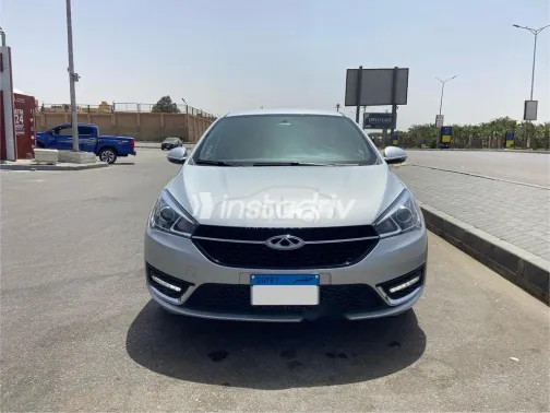 شيرى اريزو 5 2025 أبيض مستعملة للبيع - 2