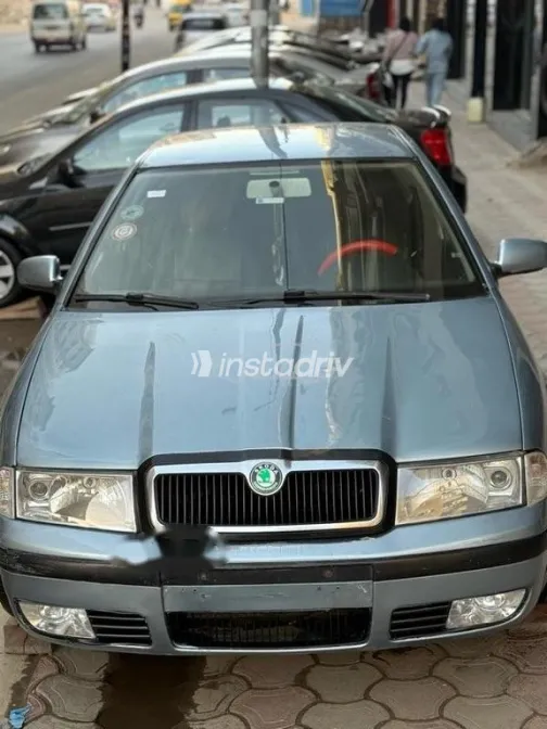 سكودا اوكتافيا 2003 أزرق غامق مستعملة للبيع - 1