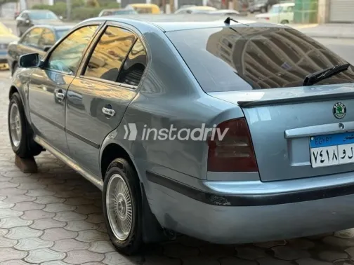 سكودا اوكتافيا 2003 أزرق غامق مستعملة للبيع - 2