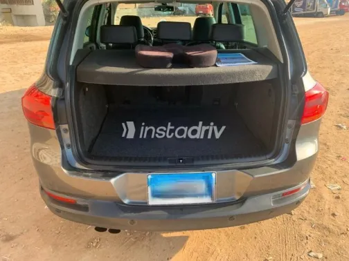 فولكس فاغن تيجون 2015 رمادي غامق مستعملة للبيع - 5