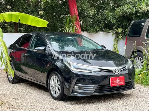 تويوتا كورولا 2017 أسود مستعملة للبيع - 1