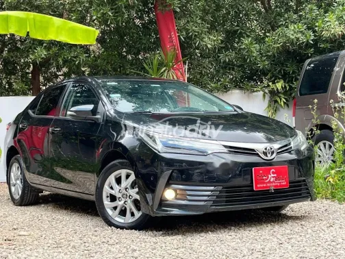 تويوتا كورولا 2017 أسود مستعملة للبيع - 2