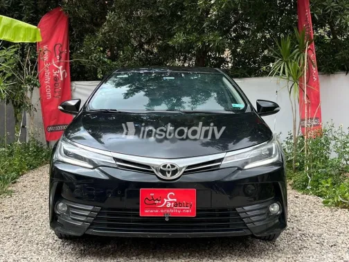 تويوتا كورولا 2017 أسود مستعملة للبيع - 4