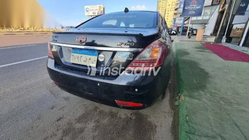 جيلي امجراند 2013 أسود مستعملة للبيع - 6