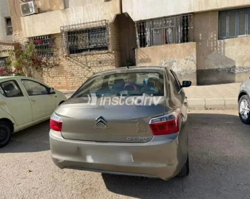 سيتروين سي اليزيه 2015 موكا مستعملة للبيع - 1