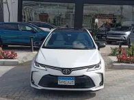 تويوتا كورولا 2025 أبيض مستعملة للبيع