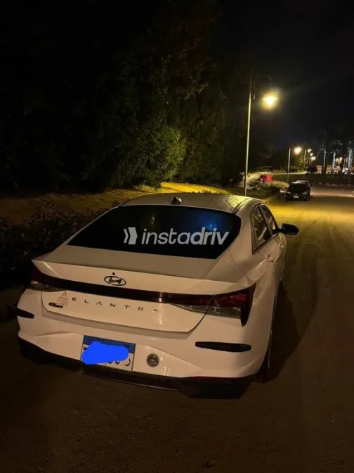 هيونداي إلنترا سى ان 7 2022 أبيض مستعملة للبيع - 3