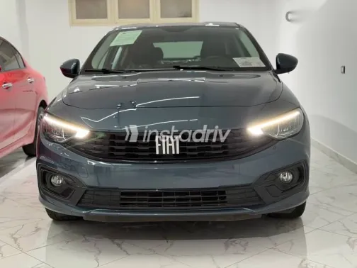 فيات تيبو 2024 أزرق غامق مستعملة للبيع - 1