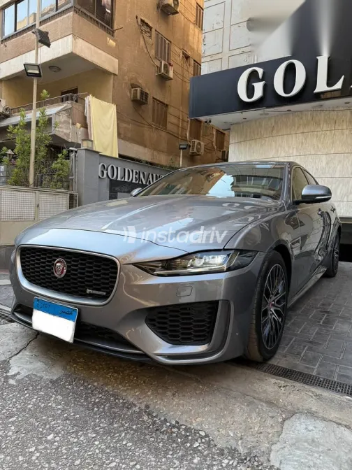 جاكوار XE 2020 أسود مستعملة للبيع - 3