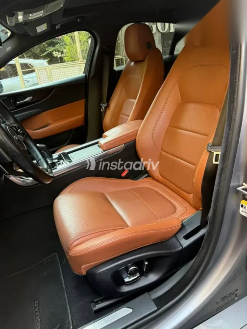 جاكوار XE 2020 أسود مستعملة للبيع - 10