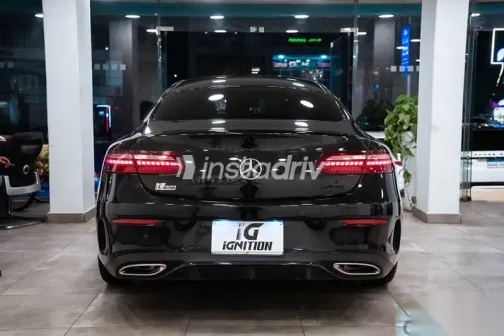 مرسيدس E 200 2021 أسود مستعملة للبيع - 4