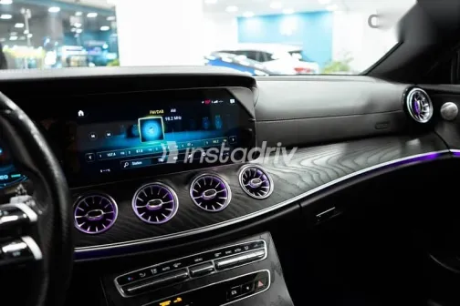 مرسيدس E 200 2021 أسود مستعملة للبيع - 5