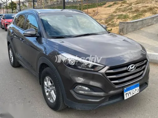 هيونداي توسان 2017 بني مستعملة للبيع - 1