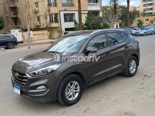 هيونداي توسان 2017 بني مستعملة للبيع - 2