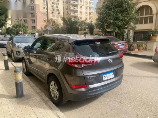 هيونداي توسان 2017 بني مستعملة للبيع - 4