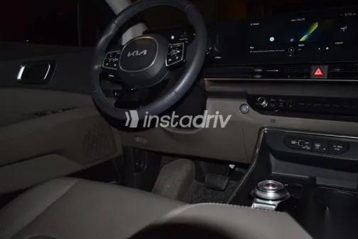 كيا كارنفال 2024 رمادي مستعملة للبيع - 7