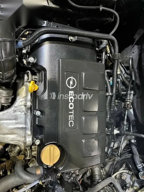 اوبل أسترا 2015 أسود مستعملة للبيع - 3