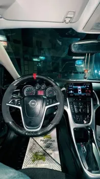 اوبل أسترا 2015 أسود مستعملة للبيع