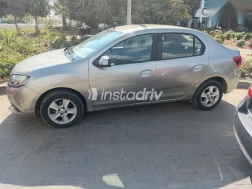 Renault Logan 2015 Gold Used for Sale - 1