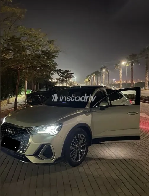 Audi Q3 2022 Gray Used for Sale - 1