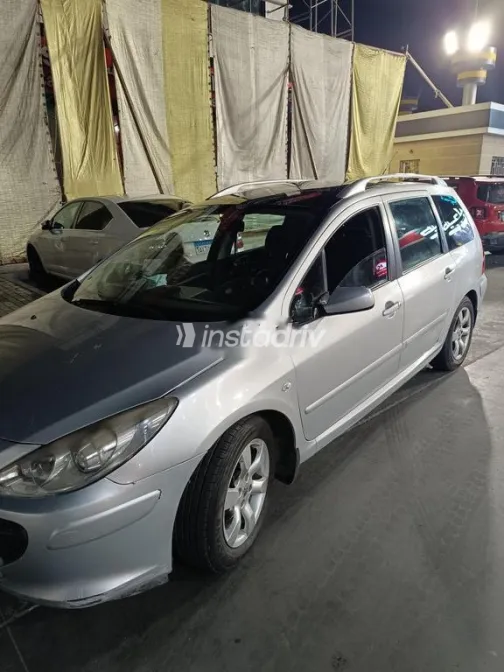 بيجو 207 SW 2006 فضي مستعملة للبيع - 1