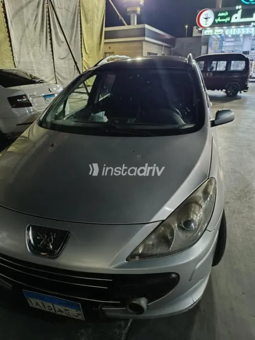 بيجو 207 SW 2006 فضي مستعملة للبيع - 4