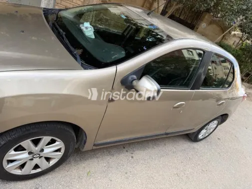 رينو لوجان 2020 أبيض مستعملة للبيع - 2