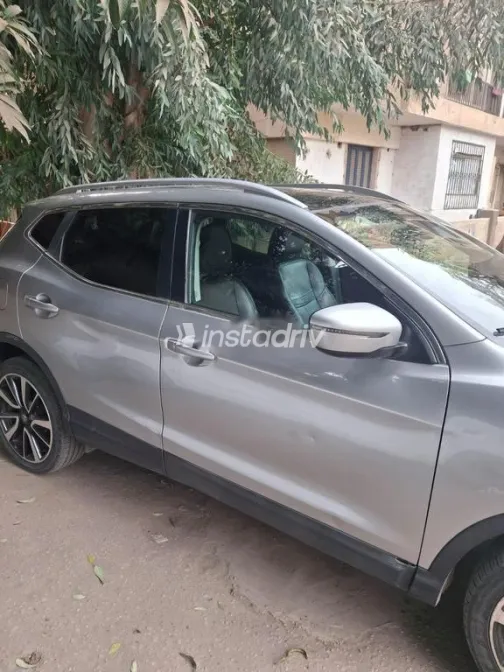 نيسان قشقاي 2017 فضي مستعملة للبيع - 2