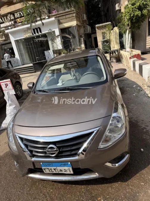 نيسان صنى 2023 برونزي مستعملة للبيع - 1