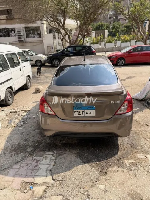 نيسان صنى 2023 برونزي مستعملة للبيع - 2