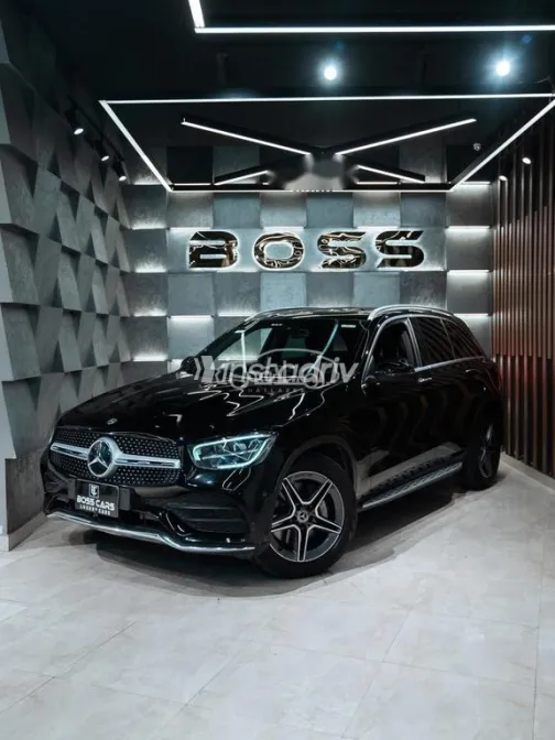 مرسيدس GLC 200 2020 أسود مستعملة للبيع - 1