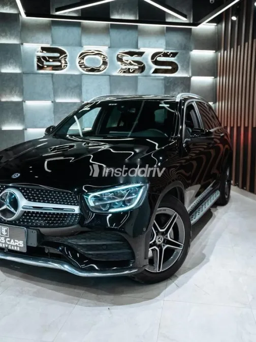 مرسيدس GLC 200 2020 أسود مستعملة للبيع - 3