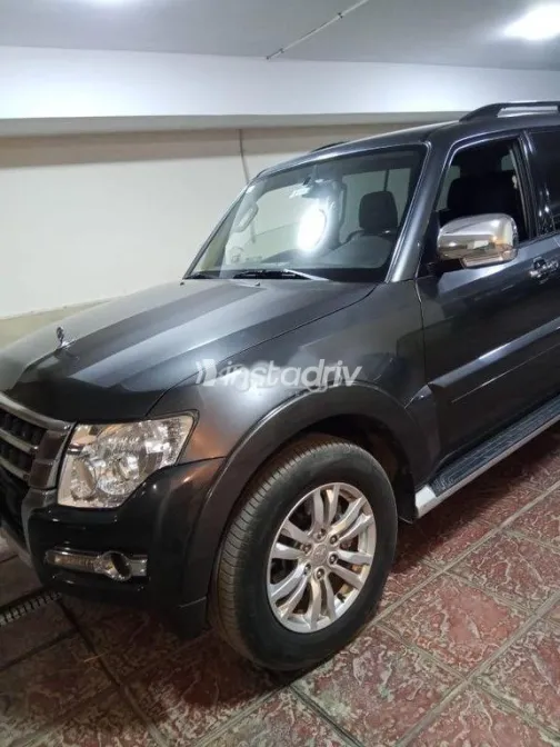 ميتسوبيشي باجيرو 2020 رمادي مستعملة للبيع - 4