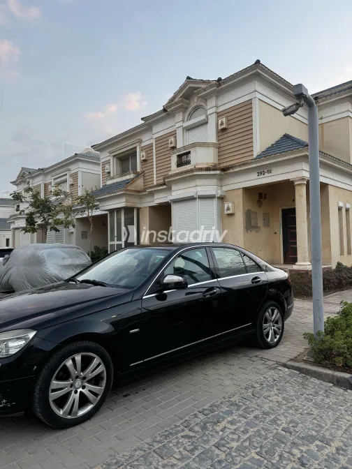 مرسيدس C 200 2008 أبيض مستعملة للبيع - 1